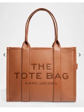 Marc Jacobs
The Leather Large Tote Bag